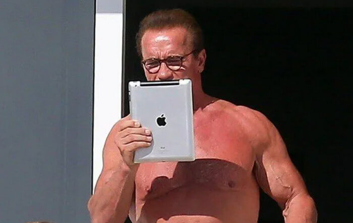 Schwarzenegger iPad selfie