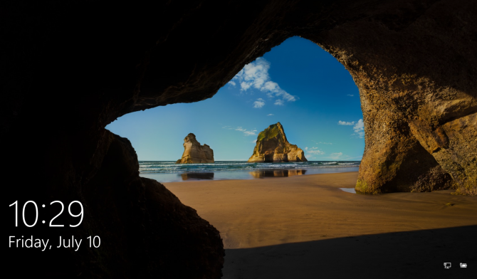 lock-screen-windows-10-beach-cave